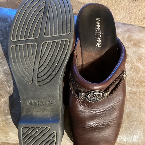 Minnetonka Concho Mule - Picture 5 of 6